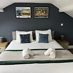 Penthouse Parade Apartment, Sleeps 6