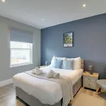 Penthouse Parade Apartment, Sleeps 6 Apartment Harrogate