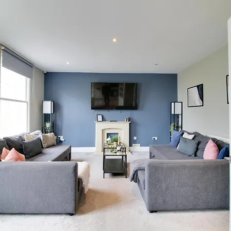 Penthouse Parade Apartment, Sleeps 6 Apartment *