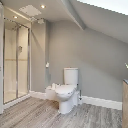 Penthouse Parade Apartment, Sleeps 6 Harrogate