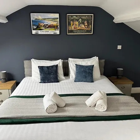 Penthouse Parade Apartment, Sleeps 6