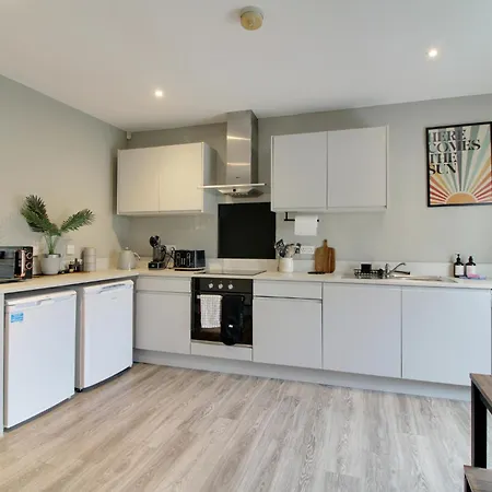 Penthouse Parade Apartment, Sleeps 6