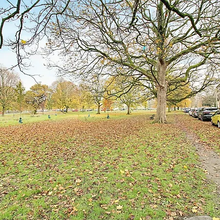 Penthouse Parade Apartment, Sleeps 6 Harrogate