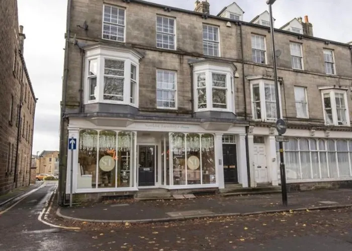 Penthouse Parade Apartment, Sleeps 6 Harrogate
